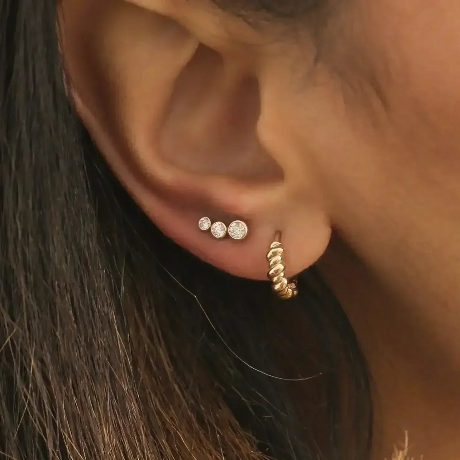 14K Solid Gold Curved Round Trio Diamond Stud – Anygolds