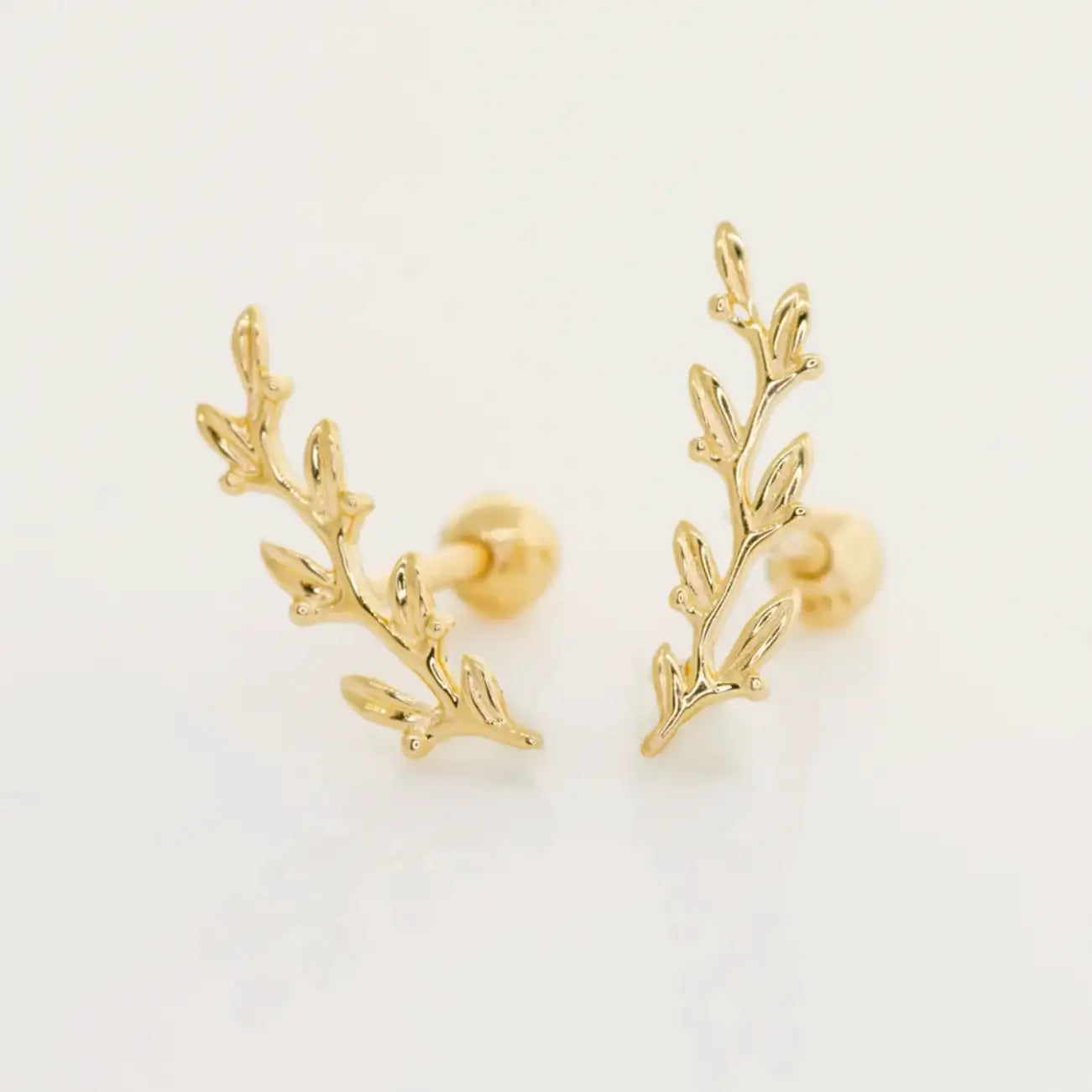 14K Solid Gold Curved Leaf Stud – Anygolds