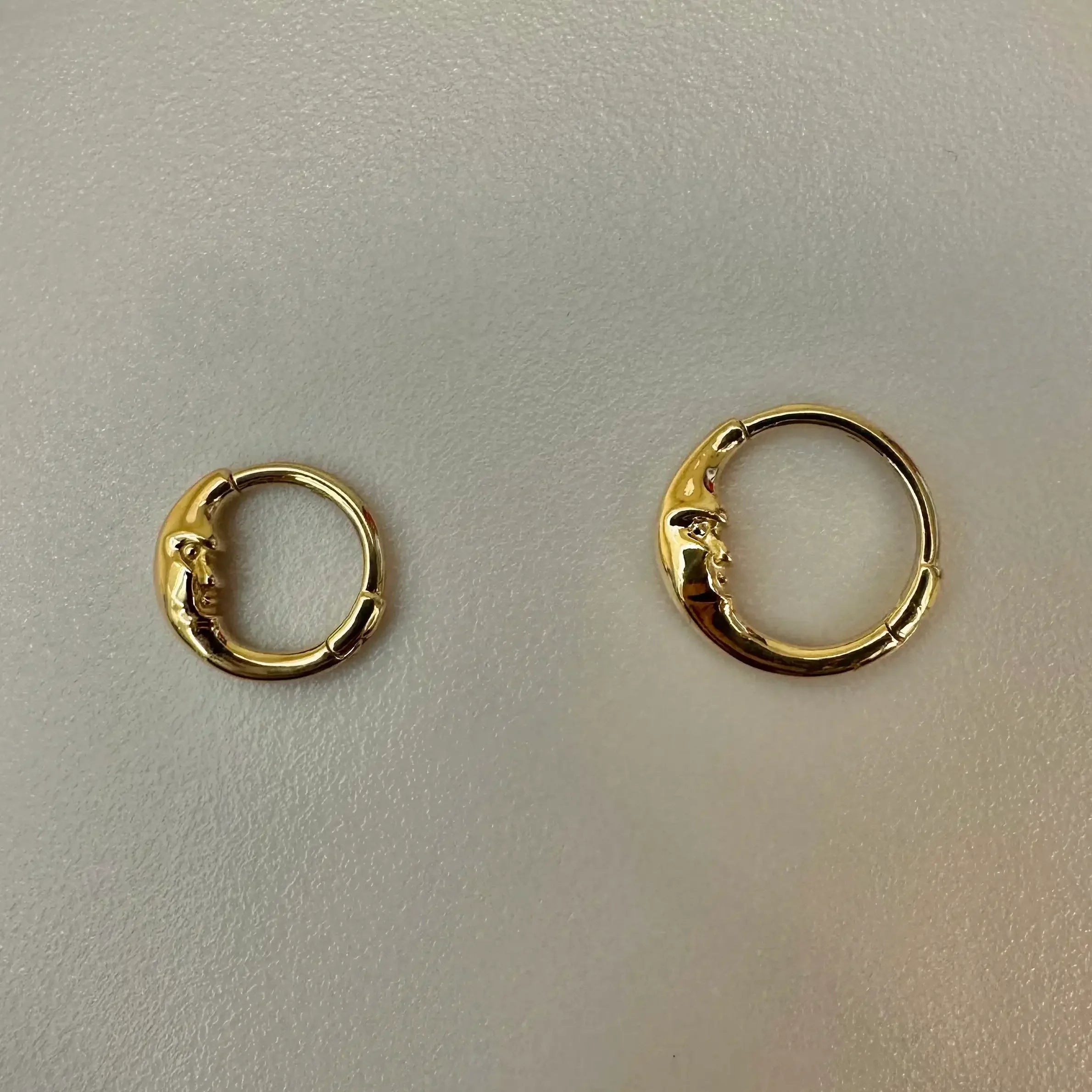 14K Solid Gold Moon Arc Face Clicker Hoop – Anygolds