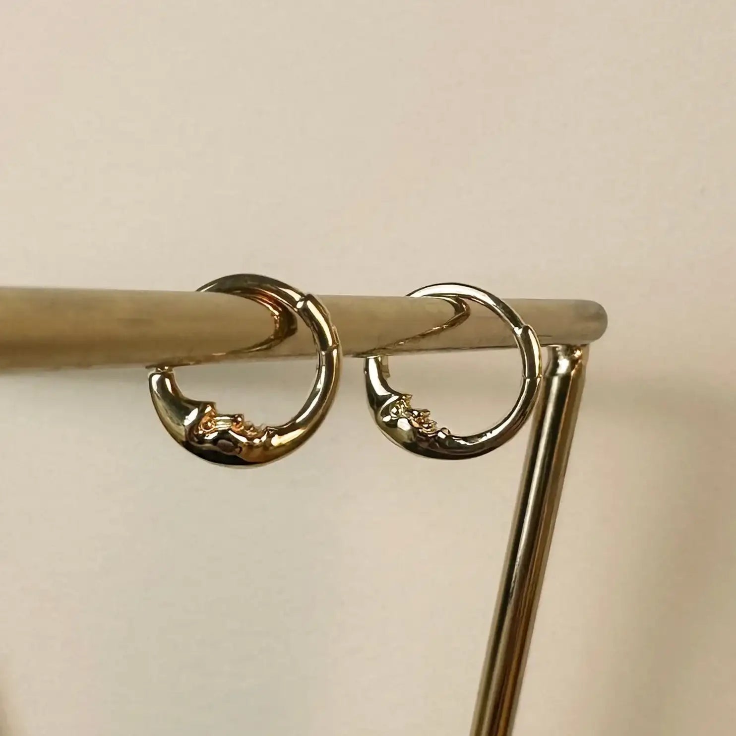 14K Solid Gold Moon Arc Face Clicker Hoop – Anygolds