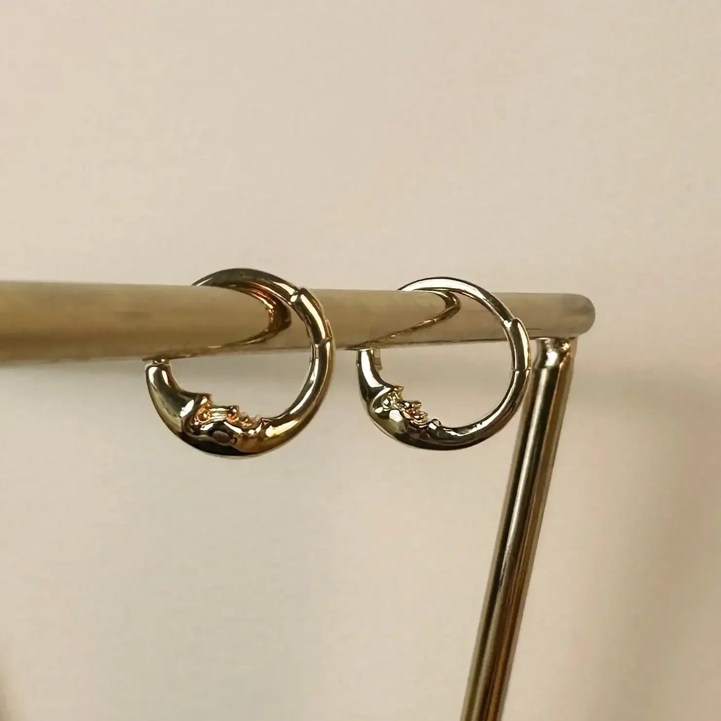 14K Solid Gold Moon Arc Face Clicker Hoop – Anygolds