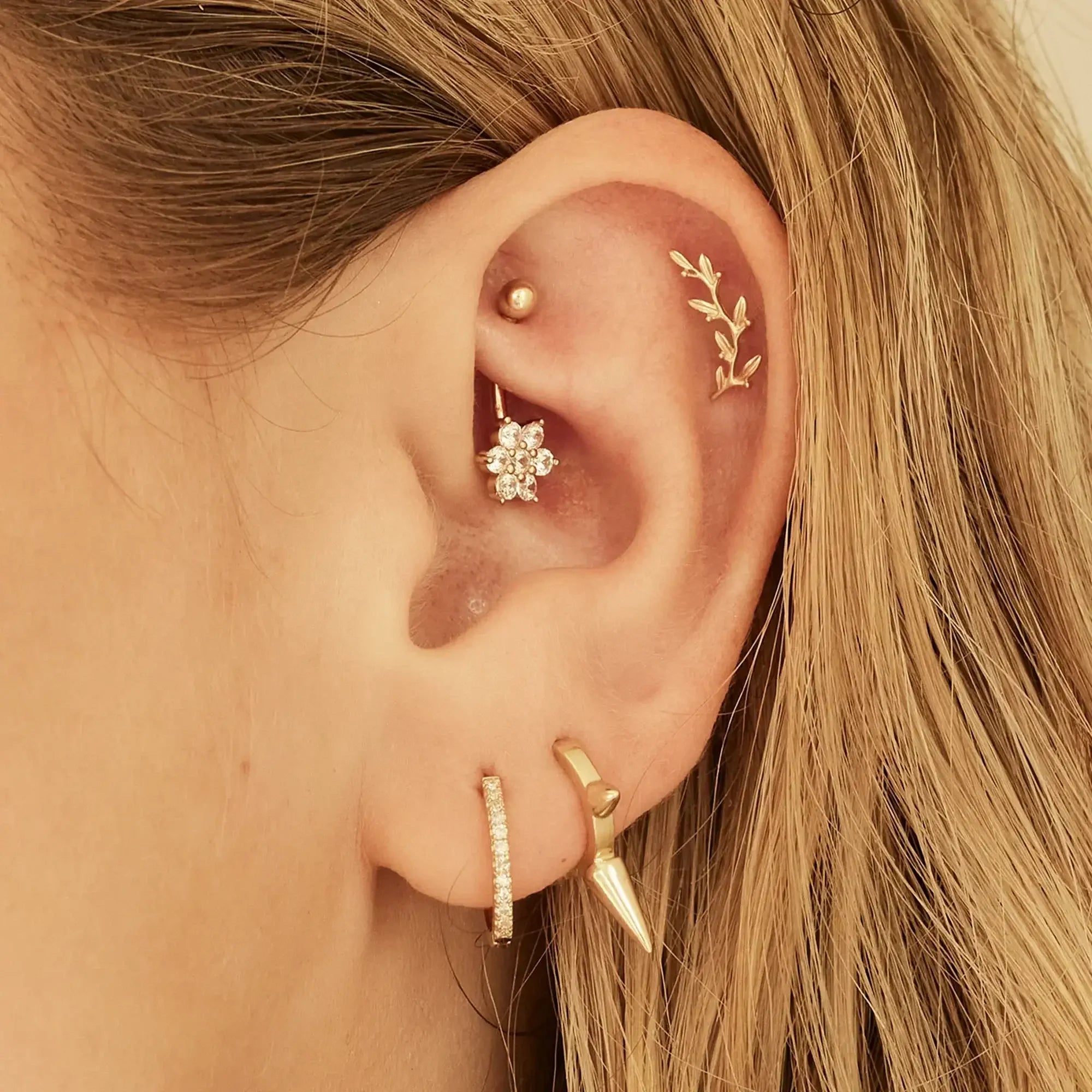 14K Solid Gold Daisy Flower Stone Curved Barbell – Anygolds