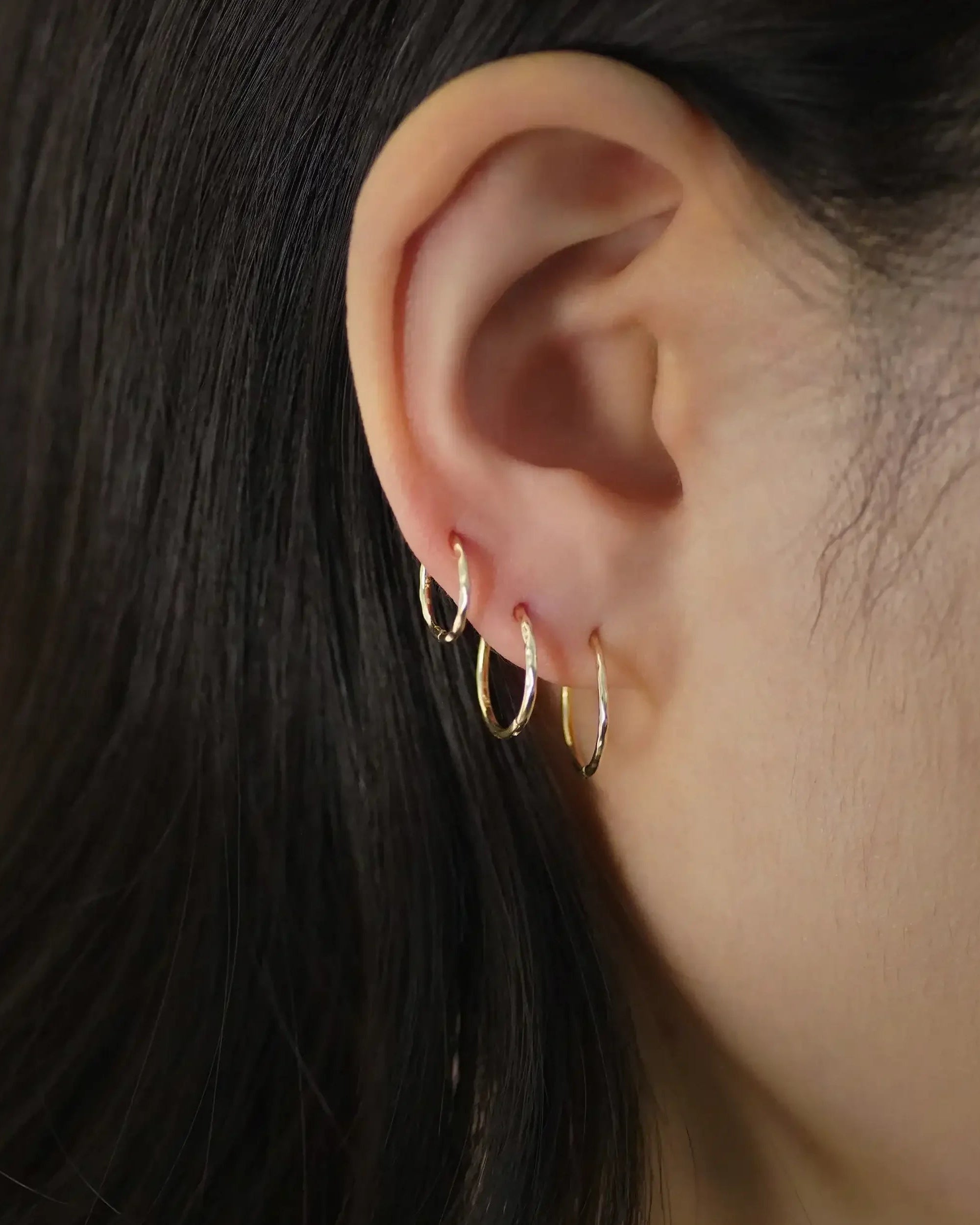 14K Solid Gold Hammered Texture Hoops – Anygolds