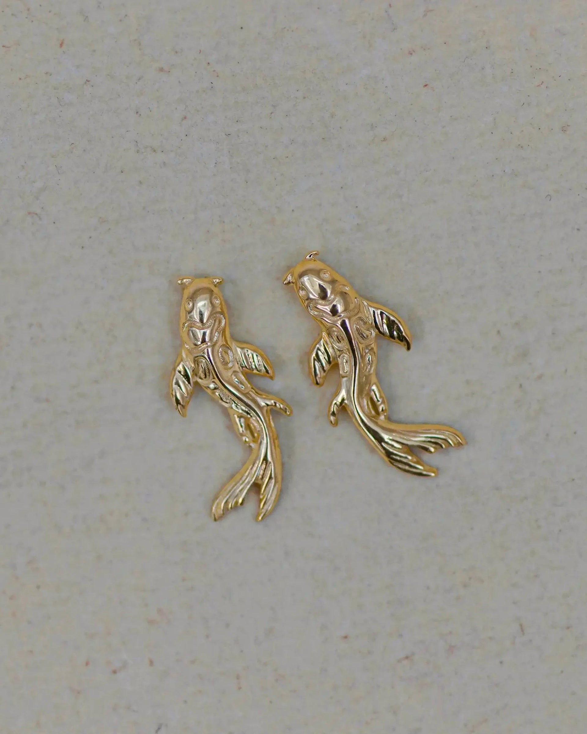 Curved Koi Fish Stud
