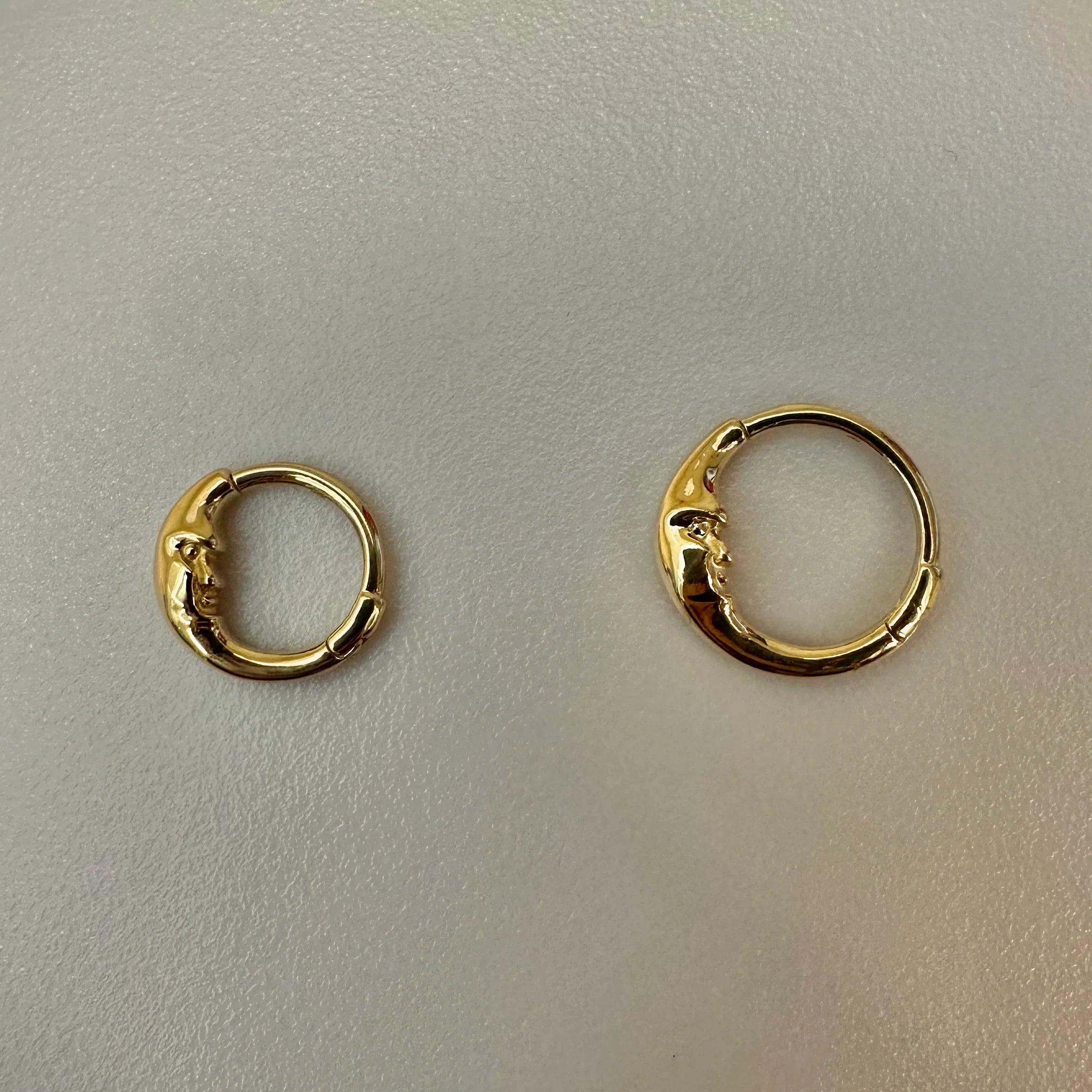 14K Solid Gold Moon Arc Face Clicker Hoop – Anygolds