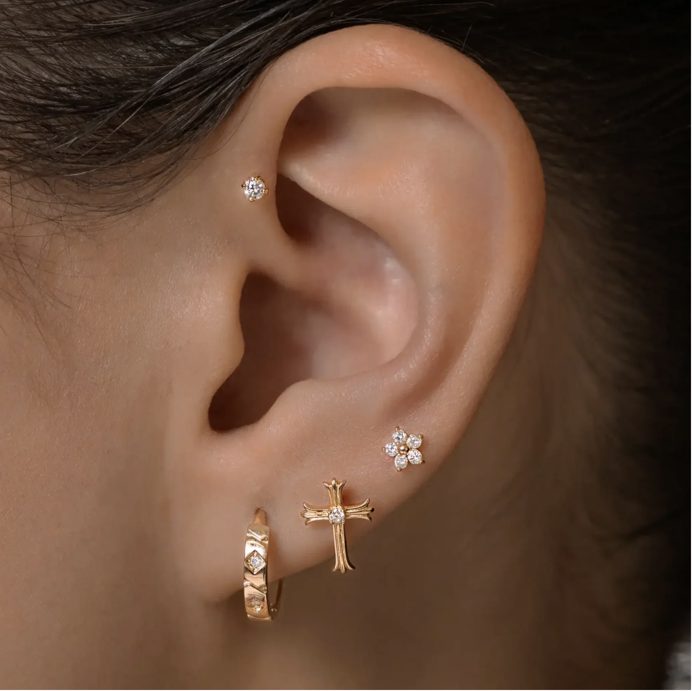 14K Solid Gold Diamond Mini Daisy Flower Stud – Anygolds