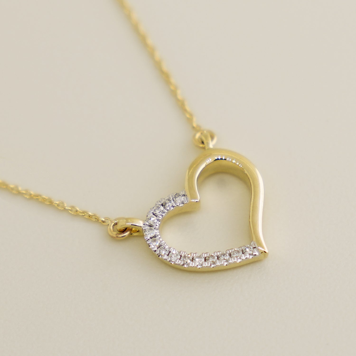 14K Solid Gold 0.05ctw Diamond Open Heart Necklace